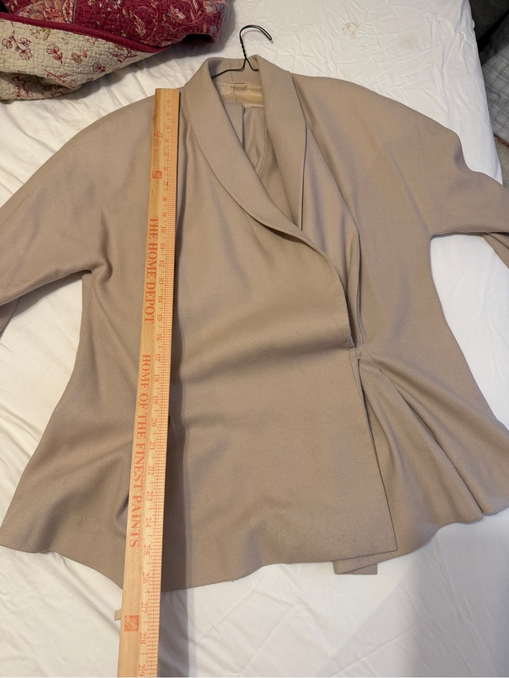 Custom made ladies 90s beige wool suit. Vintage - Picture 13 of 15